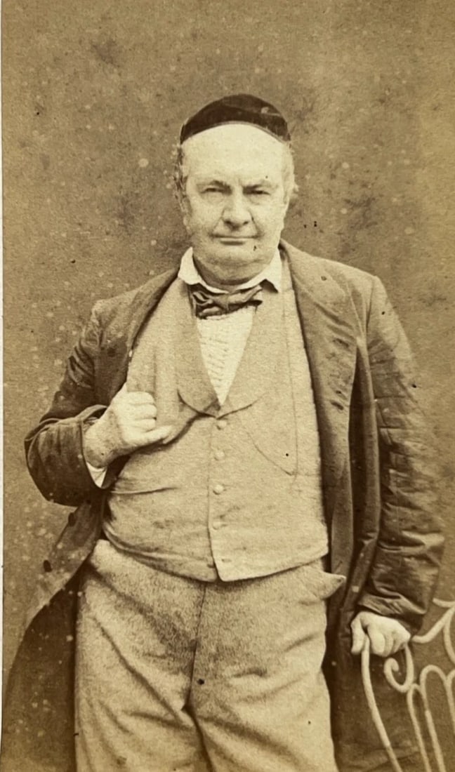 Antique CDV Photograph – Robert, Emile (1830-1924) Photographe Portrait (1 of 8)