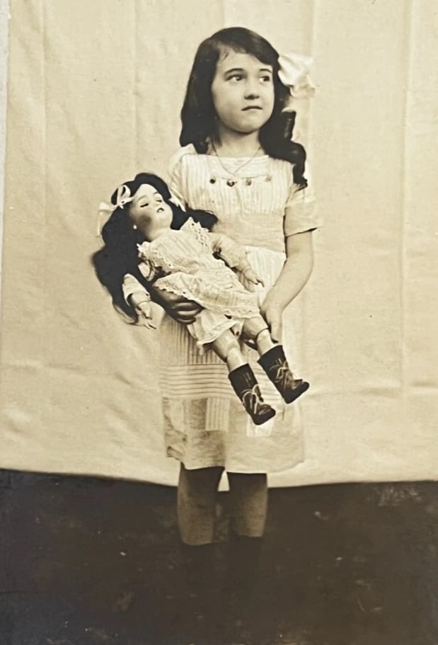 Antique CDV Photo Portrait Girl, Child, Toys, Doll Photograph 1902: Title: Antique CDV Photo Portrait Girl, Child, Toys, Doll Photograph 1902 Description: CDV format albumen print mounted on cardboard Reserve: $50.00 Shipping: Domestic: Flat-rate of $20.00 to anywhe