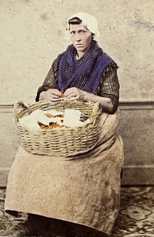 Antique CDV Holland Netherlands Pays Bas Peasant Woman Photograph 19th century: Title: Antique CDV Holland Netherlands Pays Bas Peasant Woman Photograph 19th century Description: CDV format albumen print mounted on cardboard Reserve: $40.00 Shipping: Domestic: Flat-rate of $20.