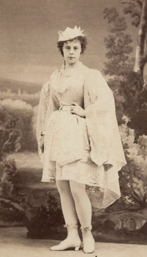 Eugénie Fiocre 1845-1908 Portrait Opera Singer CDV Photo: Title: Eugénie Fiocre 1845-1908 Portrait Opera Singer CDV Photo Description: CDV format albumen print mounted on cardboard Reserve: $150.00 Shipping: Domestic: Flat-rate of $20.00 to anywhere