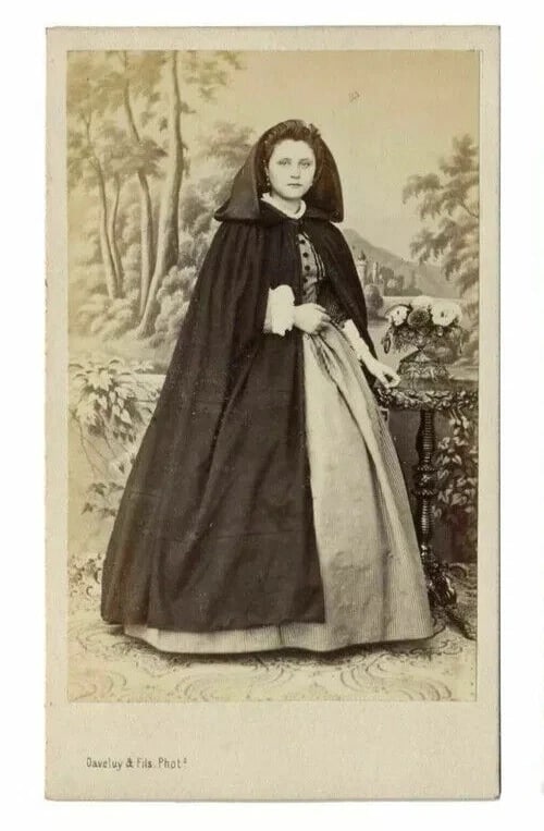 Women of Bruges Devaluy & Fils Belgium Studio c 1870 CDV Photo - 2