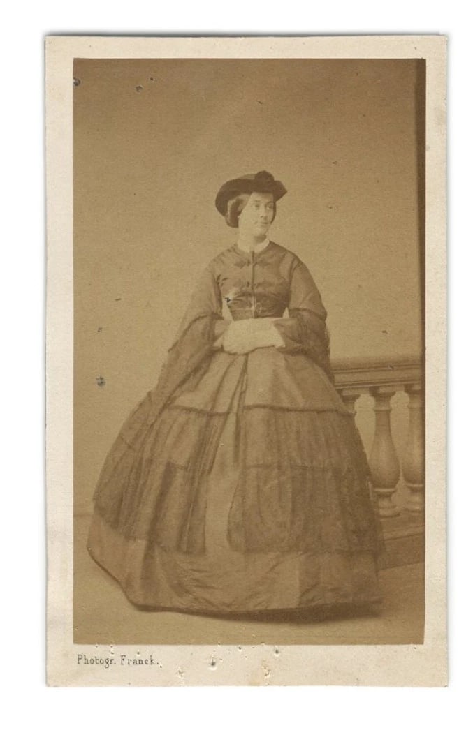 Marquise de Talhouët Portrait Royal - Antique CDV Photographs - 3