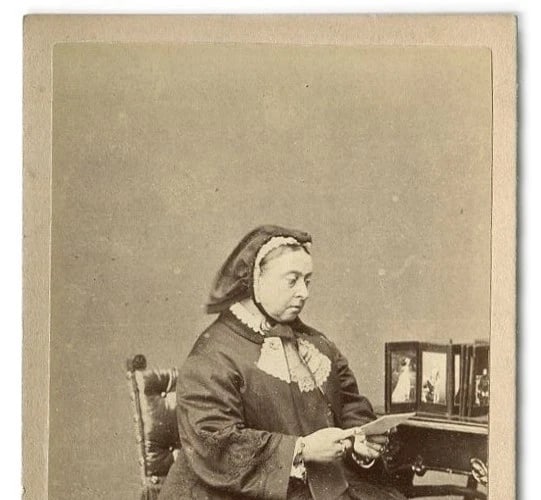 Queen Victoria Albumen - CDV Photo c. 1870 British Royalty - 3