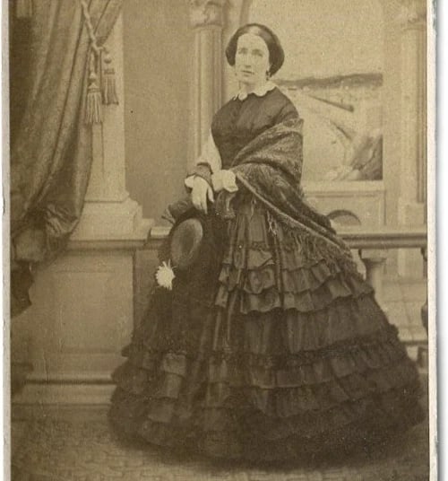 Lady Whalley Portrait - Albumen Original CDV Photo 1885: Title: Lady Whalley Portrait - Albumen Original CDV Photo 1885 Description: Albumen print mounted on CDV card Dimension: Approx 6.3 x 10.3 cm Reserve: $70.00 Shipping: Domestic: Flat-rate