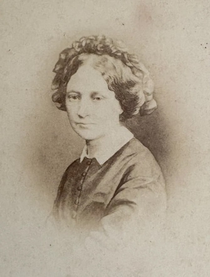 Archduchess Maria Theresa of Austria (1862–1933) - CDV Photo – Vintage Portrait: Title: Archduchess Maria Theresa of Austria (1862–1933) - CDV Photo – Vintage Portrait Description: Albumen print mounted on CDV card Dimension: Approx 6.3 x 10.3cm Reserve: $75.00 Sh