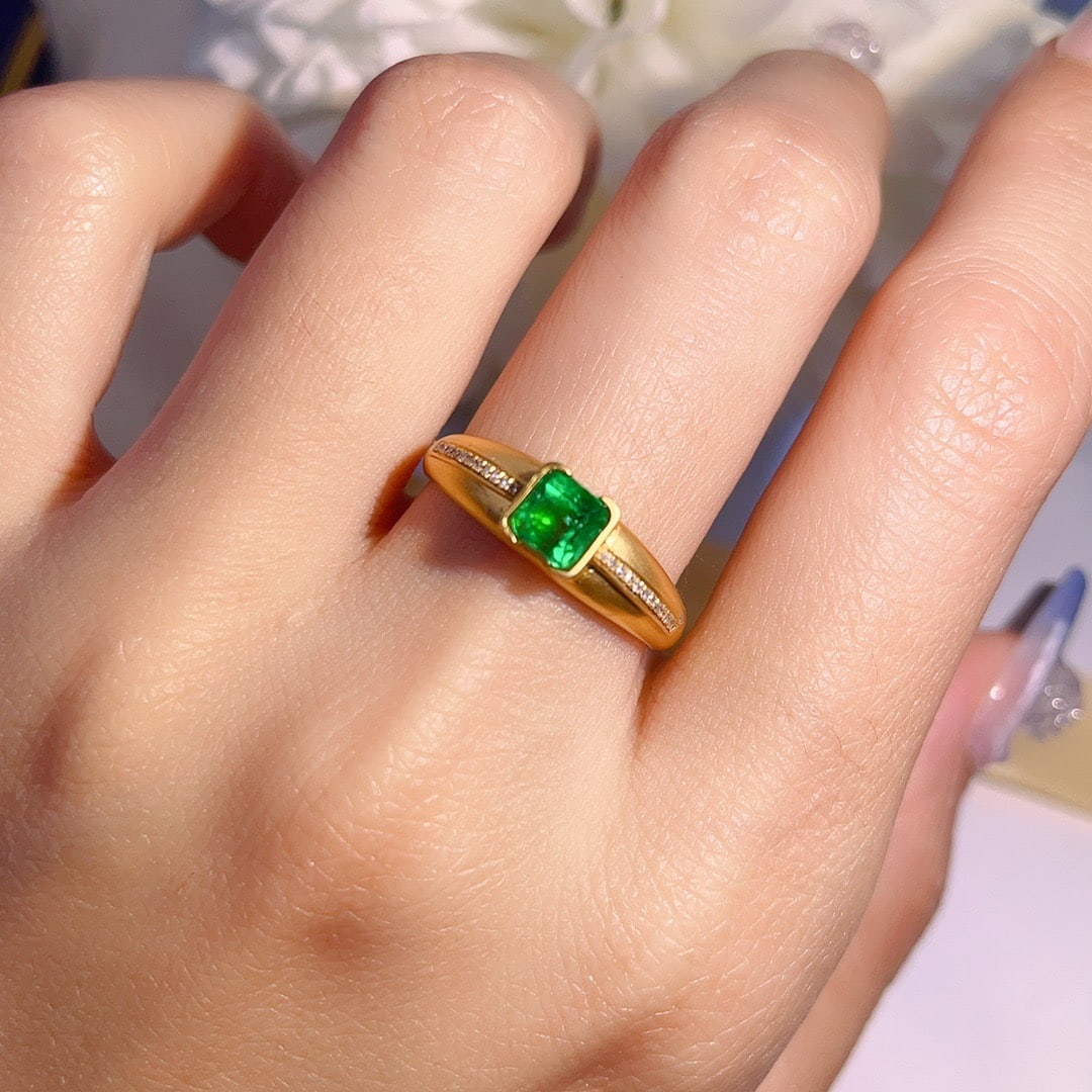 14K GOLD 0.88 CT VIVID GREEN NATURAL EMERALD and DIAMOND RING - 4