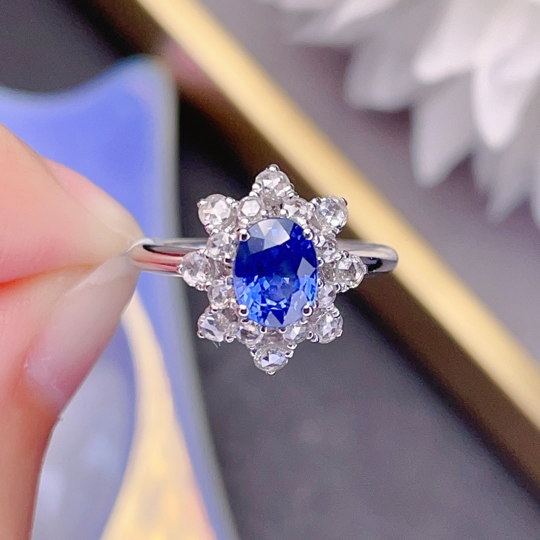 14K GOLD 1.34 CT VIVID BLUE NATURAL SAPPHIRE and DIAMOND RING: Title:14K GOLD 1.34 CT VIVID BLUE NATURAL SAPPHIRE and DIAMOND RING Description:Ref:230678489Gold Content:14K GoldRing Size:7.25USMain Gemstone:SapphireNumber of stones:1Shape:OvalCarat Weight:1.34ct 
