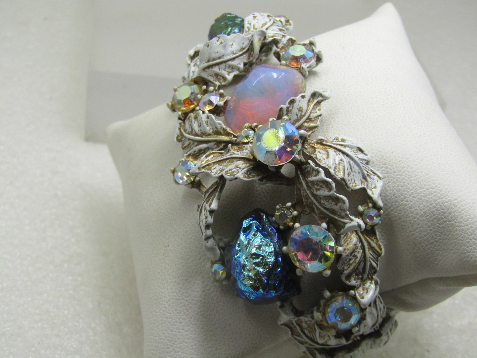 Vintage HAR Leaf Clamper Bracelet,White/Gold Enamel Washed with Lava Rocks, 6.5" - 3