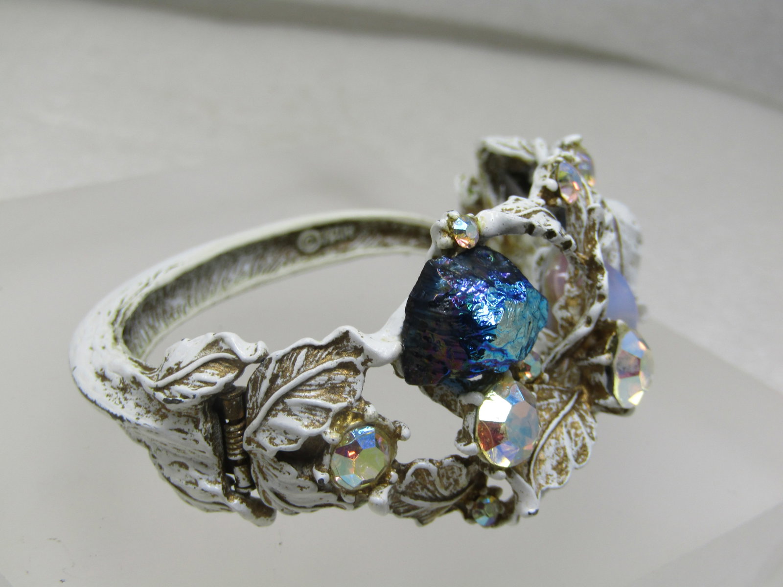 Vintage HAR Leaf Clamper Bracelet,White/Gold Enamel Washed with Lava Rocks, 6.5" - 5