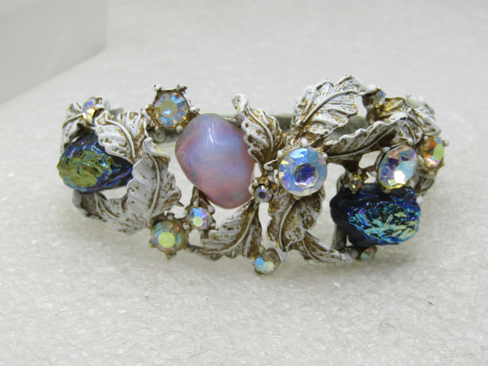 Vintage HAR Leaf Clamper Bracelet,White/Gold Enamel Washed with Lava Rocks, 6.5" - 7