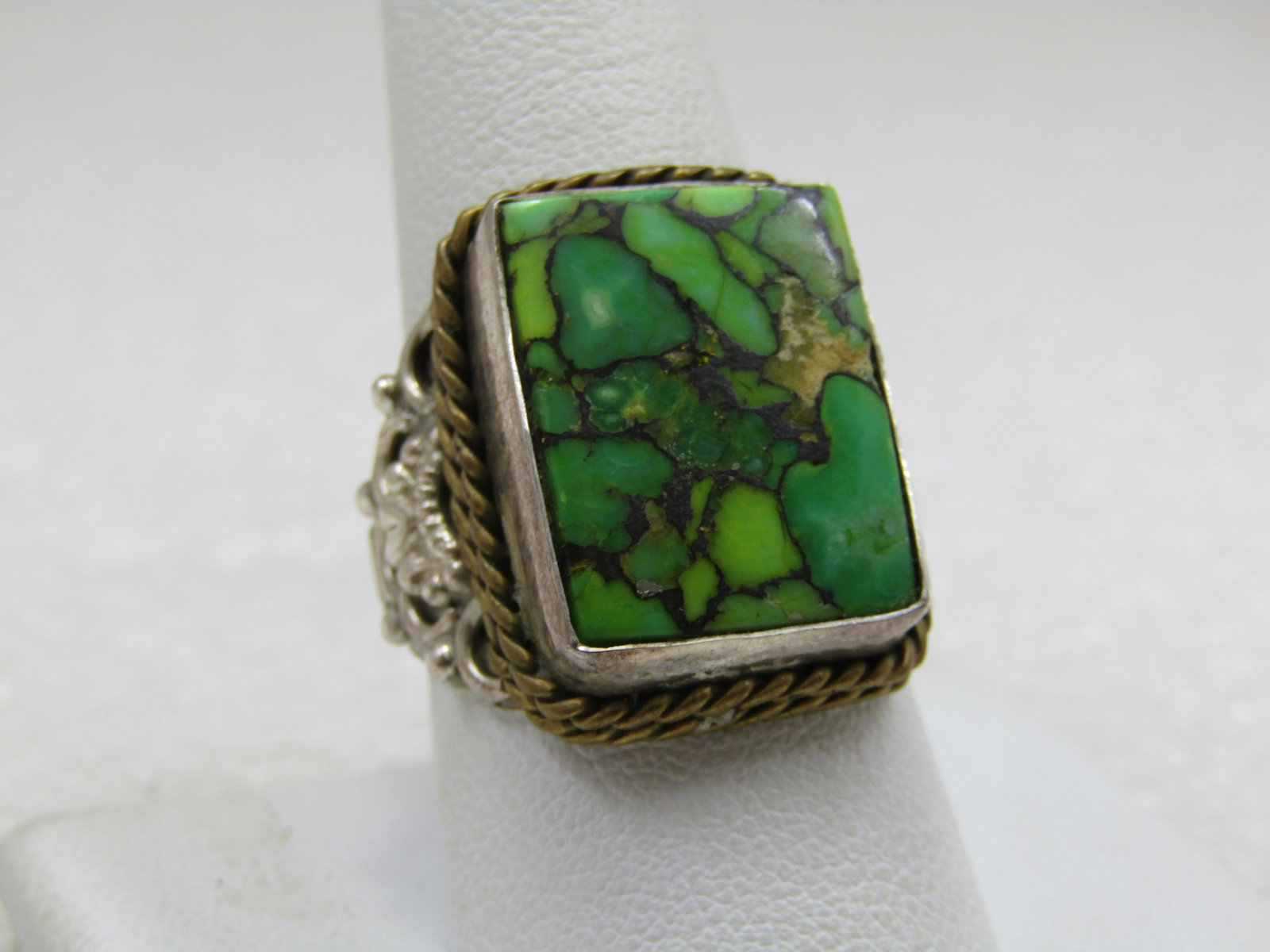 Vintage Sterling Southwestern Green Turquoise Men's Ring, Sz. 9.5 Unisex: Title:Vintage Sterling Southwestern Green Turquoise Men's Ring, Sz. 9.5 Unisex Description:Vintage Sterling Southwestern Green Turquoise Men's Ring, Sz. 9.5 Unisex. Rectangular bezel-set stone that is