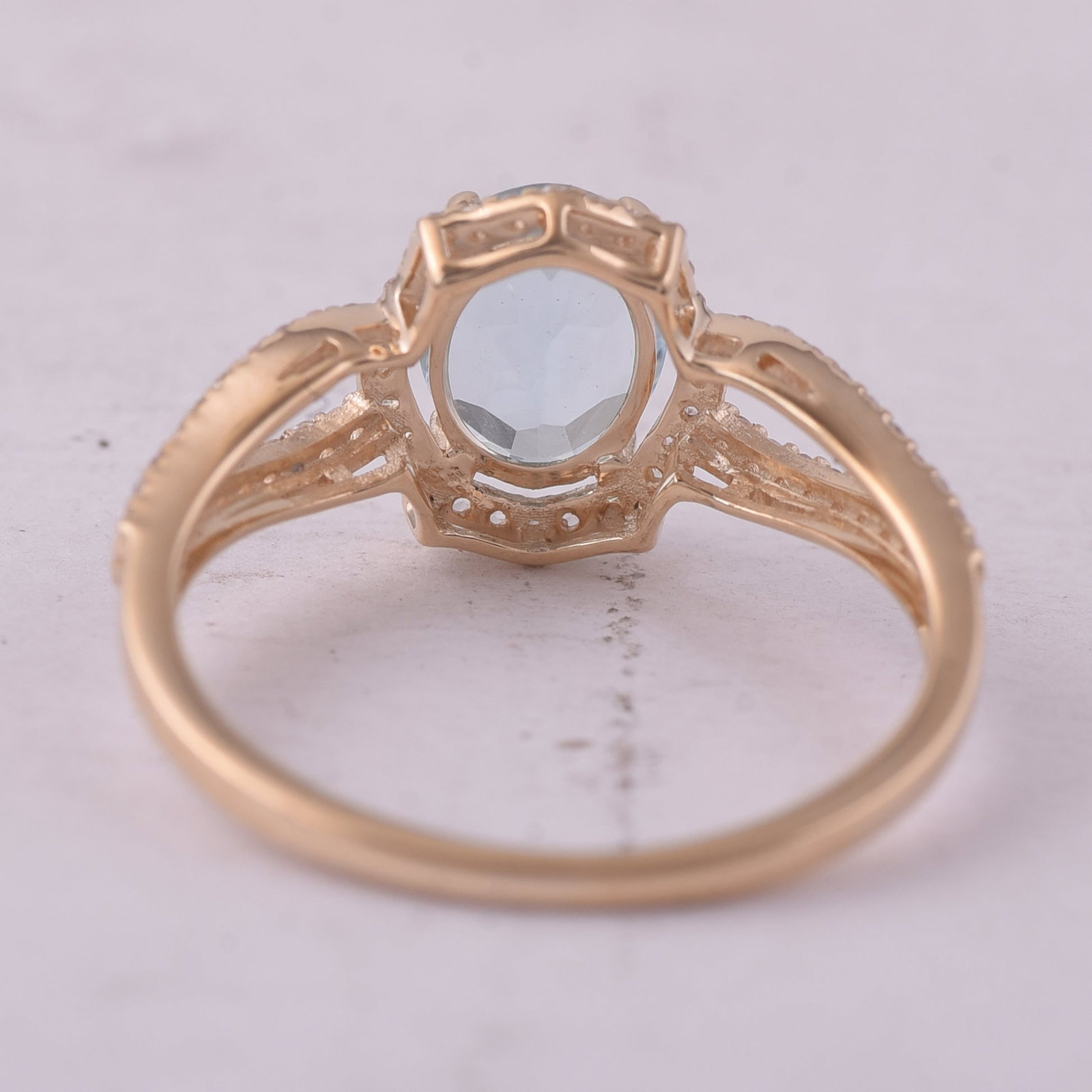 1.80 Ct Oval Blue Topaz 9K Gold Ring - 3