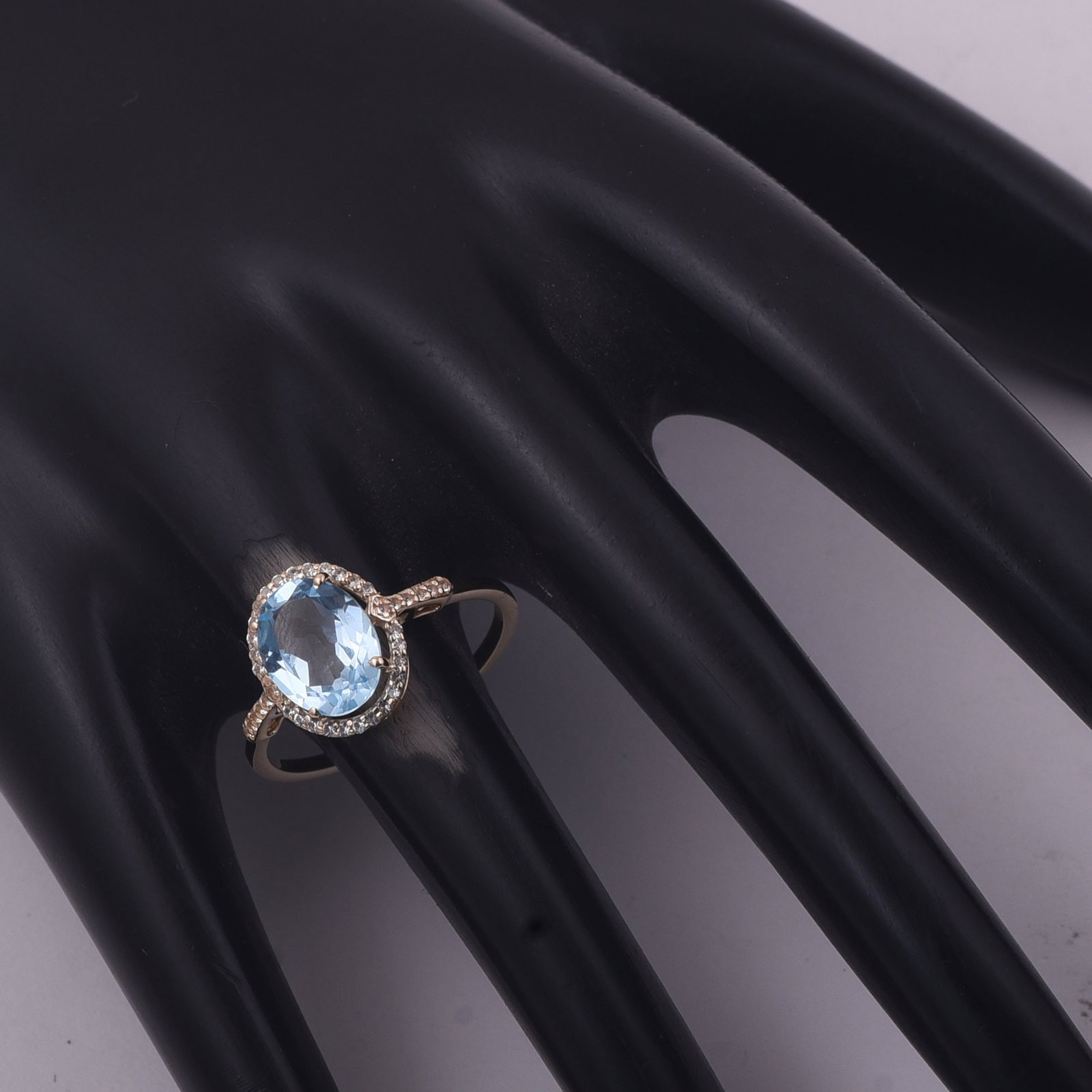 2.24 Ct Oval Blue Topaz 9K Gold Ring - 2