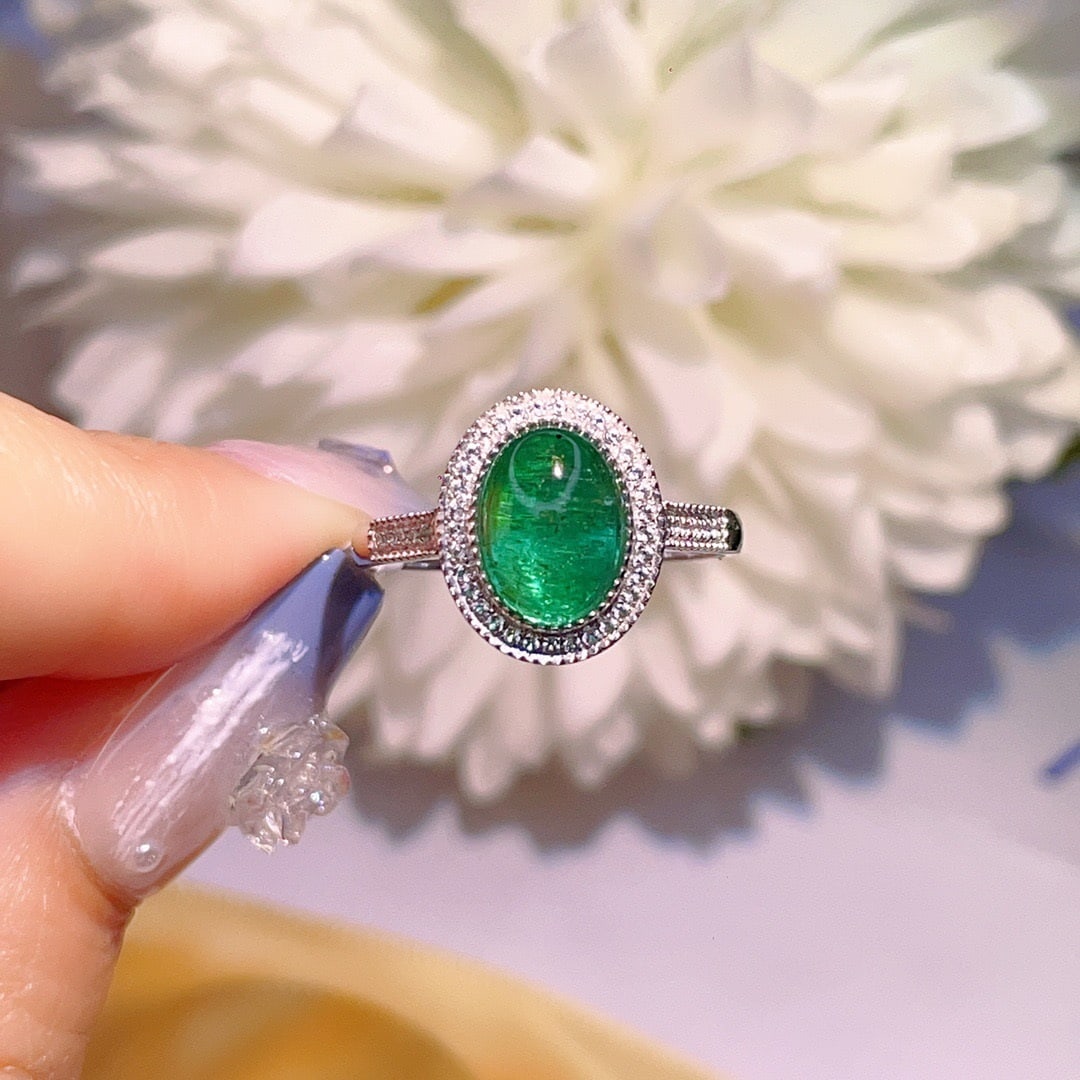 14K GOLD 2.48 CT VIVID GREEN NATURAL EMERALD and DIAMOND RING: Title:14K GOLD 2.48 CT VIVID GREEN NATURAL EMERALD and DIAMOND RING Description:Ref:230678498Gold Content:14K GoldRing Size:7.25USMain Gemstone:EmeraldNumber of stones:1Shape:OvalCarat Weight:2.48ct
