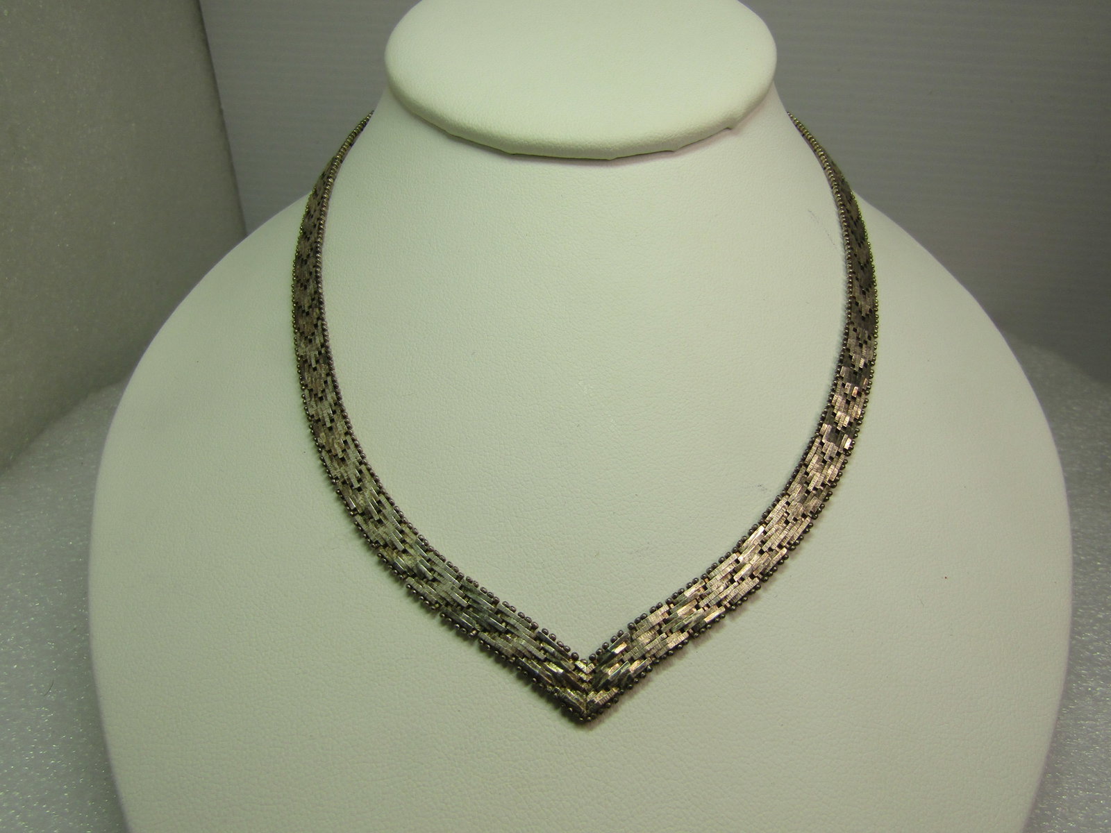 Vintage Sterling Riccio V-Drop Necklace, 18" and 6.5mm wide, Signed IBB, Italy. 1980's-1990's: Title:Vintage Sterling Riccio V-Drop Necklace, 18" and 6.5mm wide, Signed IBB, Italy. 1980's-1990's Description:Vintage Sterling Riccio V-Drop Necklace, 18" and 6.5mm wide, Signed IBB, Italy. this has