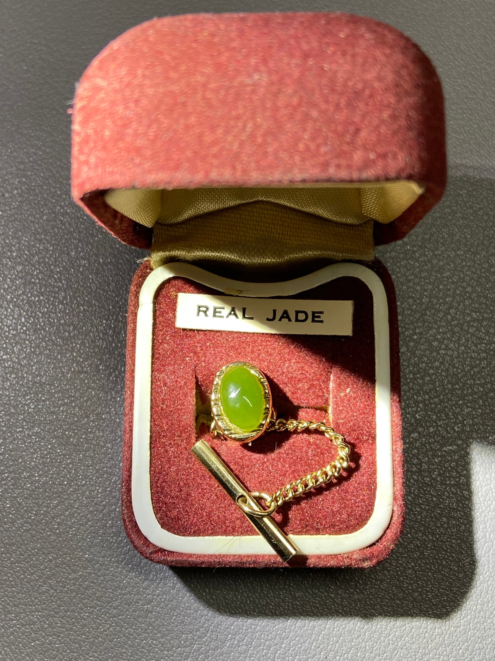 1930s Real Spinach Green Jade Tie Pin with 24K Gold Plating, Original Box (1 of 12)