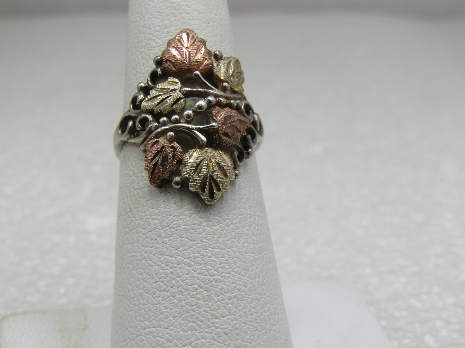 Vintage 10kt and Sterling Black Hills Gold Ring, Sz. 6 (1 of 8)