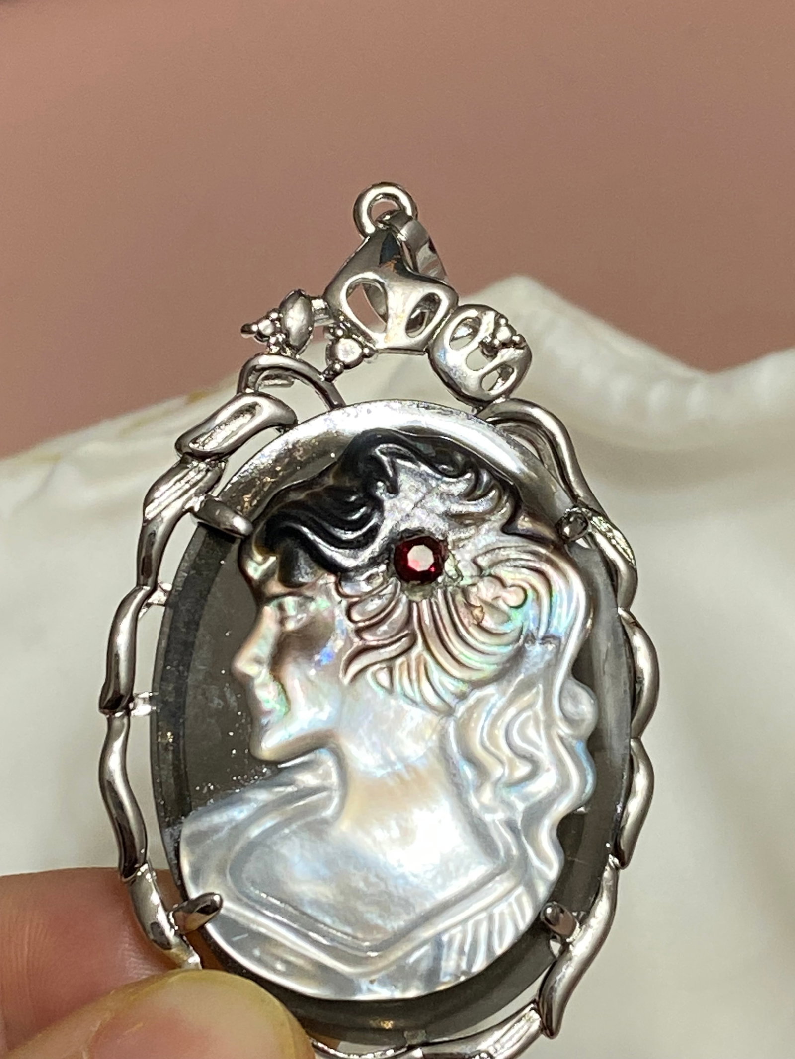 Art Deco Style Carved Fairy Girl Shell Cameo Pendant (1 of 6)