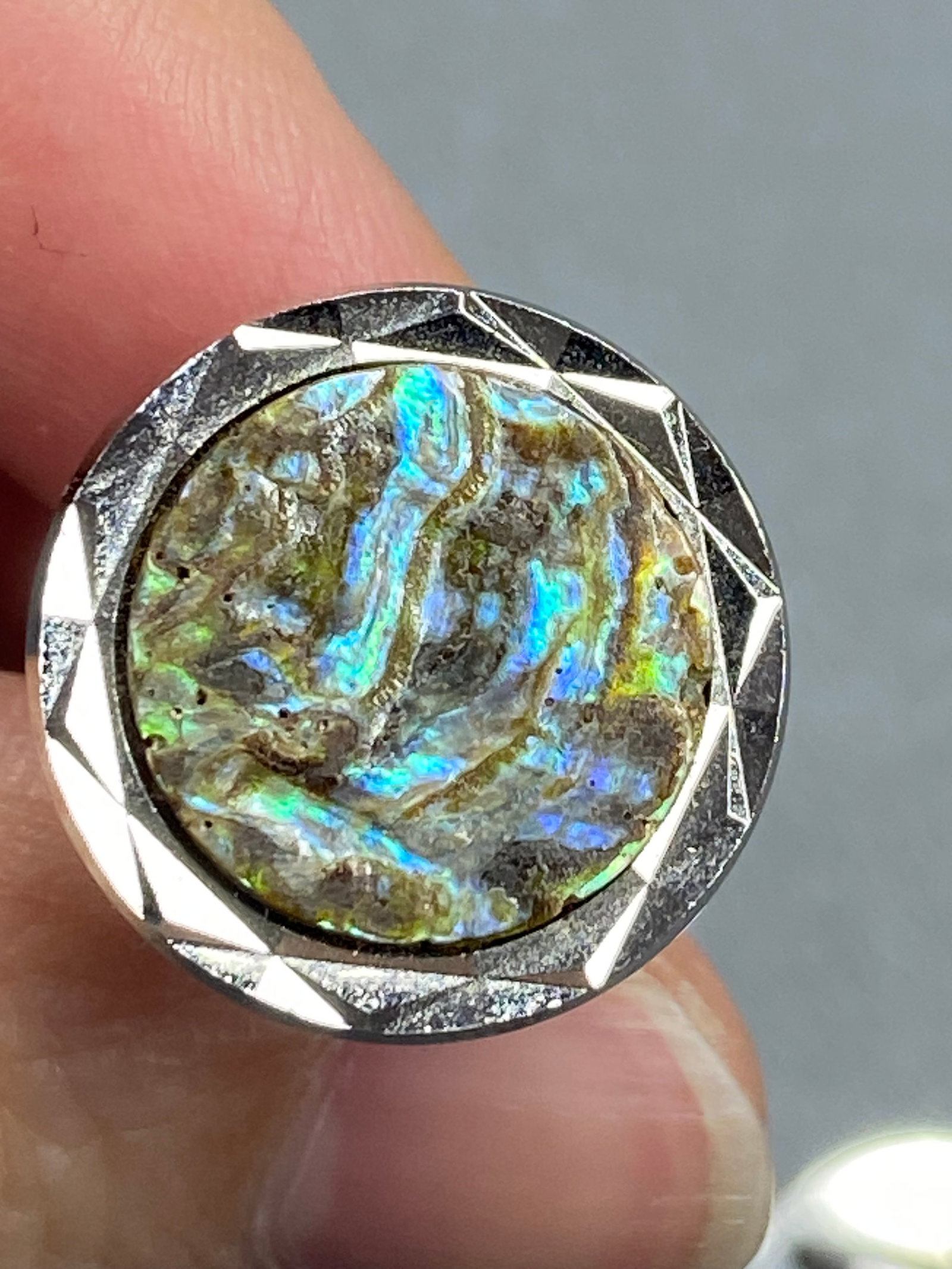 A Pair of Patented Vintage White Gold Gilt Silver Cufflinks with Inlaid Abalone Shell - 10