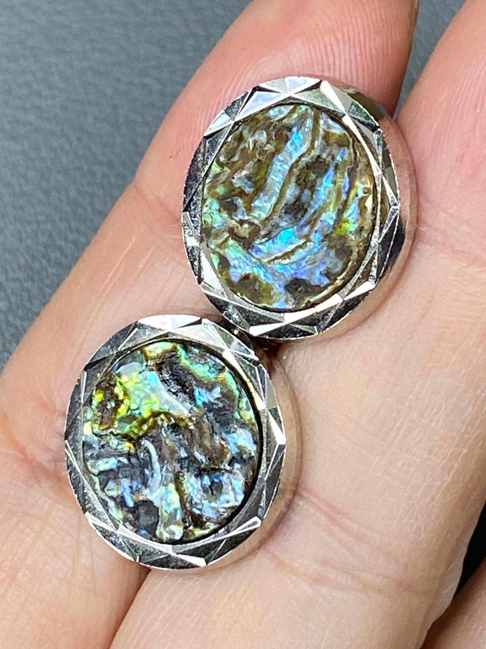 A Pair of Patented Vintage White Gold Gilt Silver Cufflinks with Inlaid Abalone Shell - 12