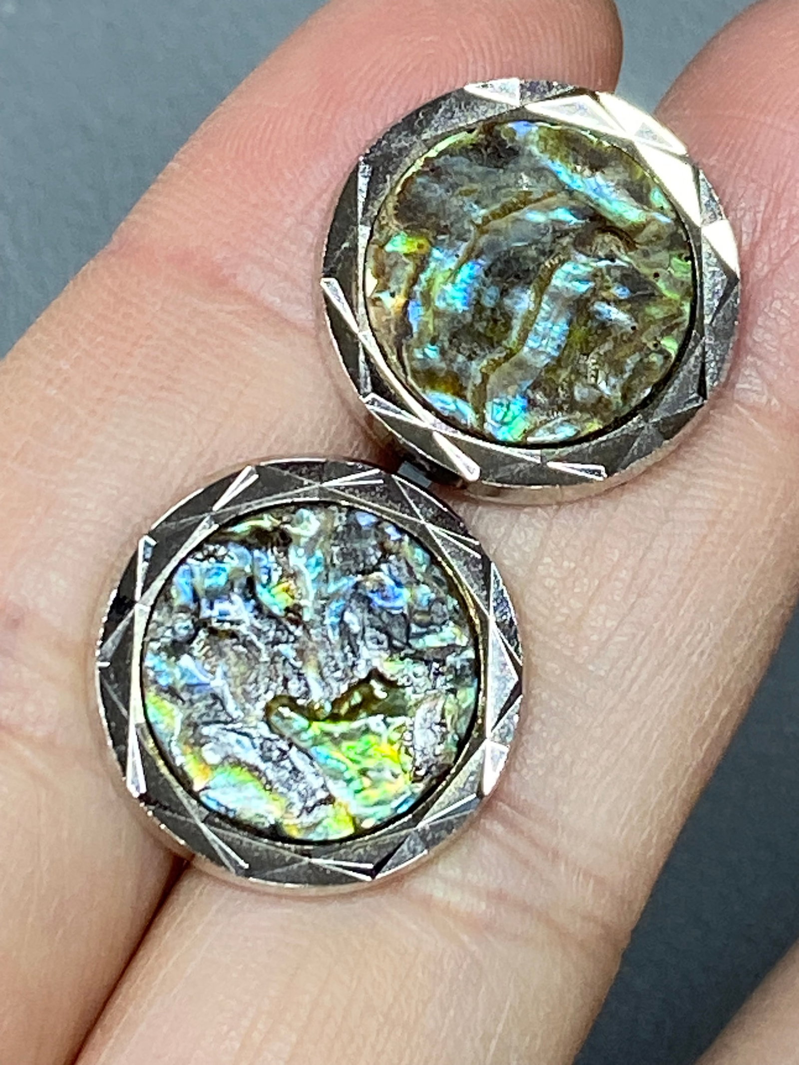 A Pair of Patented Vintage White Gold Gilt Silver Cufflinks with Inlaid Abalone Shell - 3