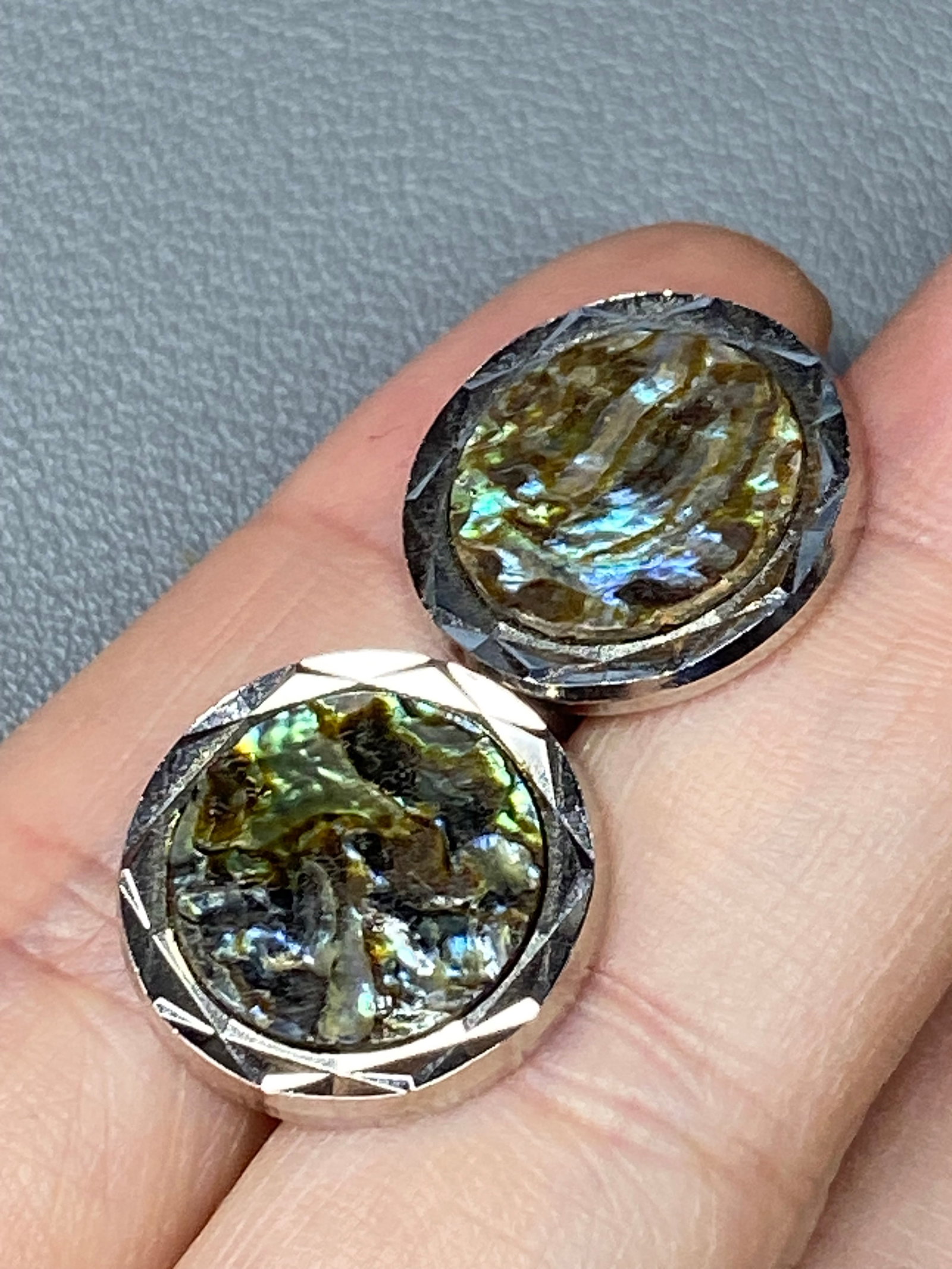 A Pair of Patented Vintage White Gold Gilt Silver Cufflinks with Inlaid Abalone Shell - 6