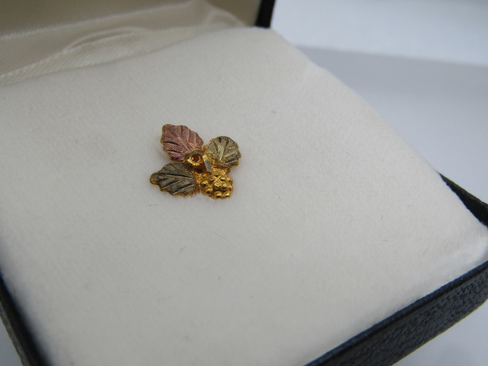 Vintage 14kt Black Hills Gold Tack Pin, Original Box, 1980's - 3