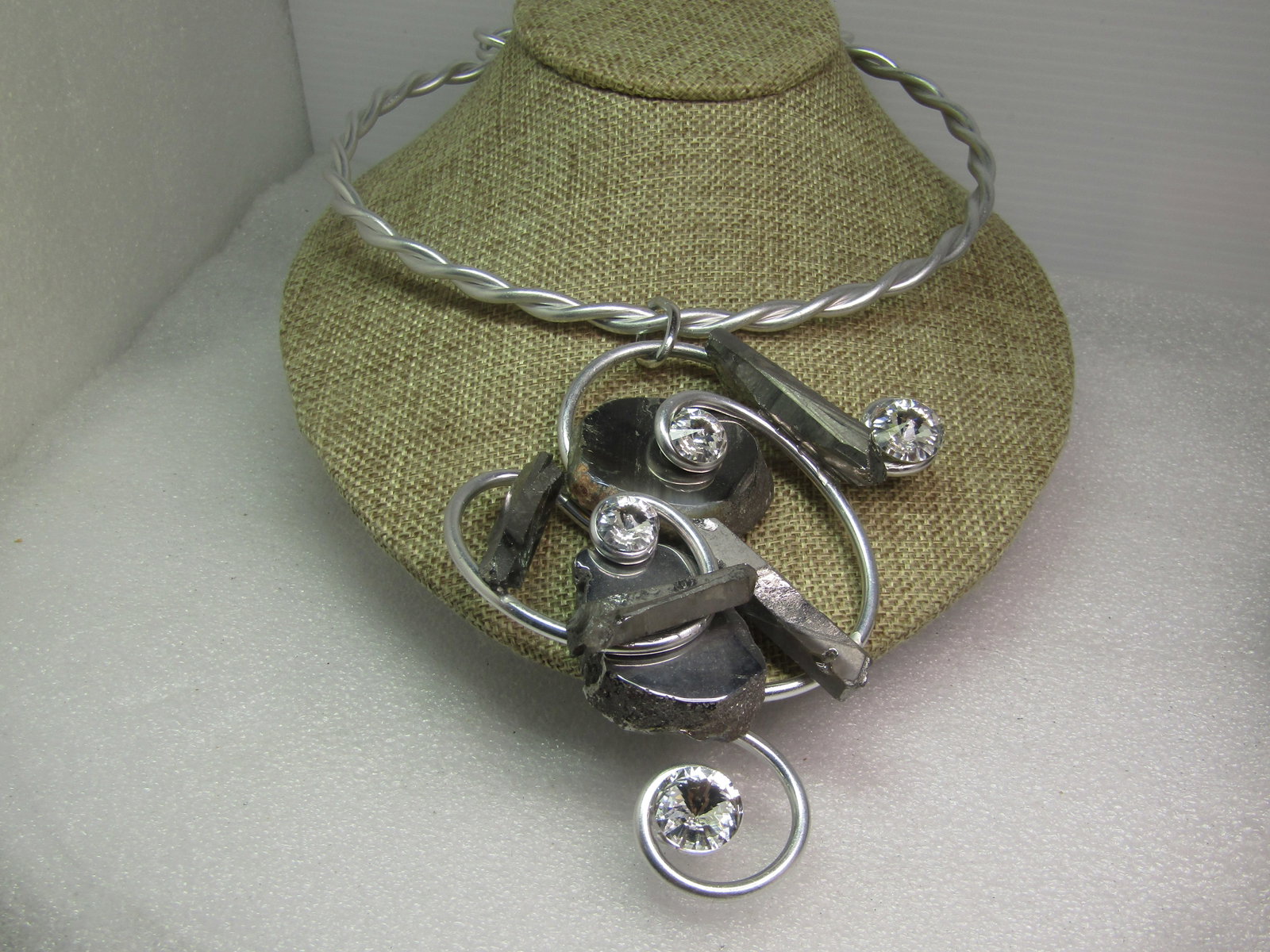 Vintage Jeff Lieb Twisted Collar Art/Mod/Abstract Necklace, 15", Pyrite, Crystals, 1970's-1990's: Title:Vintage Jeff Lieb Twisted Collar Art/Mod/Abstract Necklace, 15", Pyrite, Crystals, 1970's-1990's Description:Vintage Jeff Lieb Twisted Collar Art/Mod/Abstract Necklace, 15", Pyrite, Crystals,