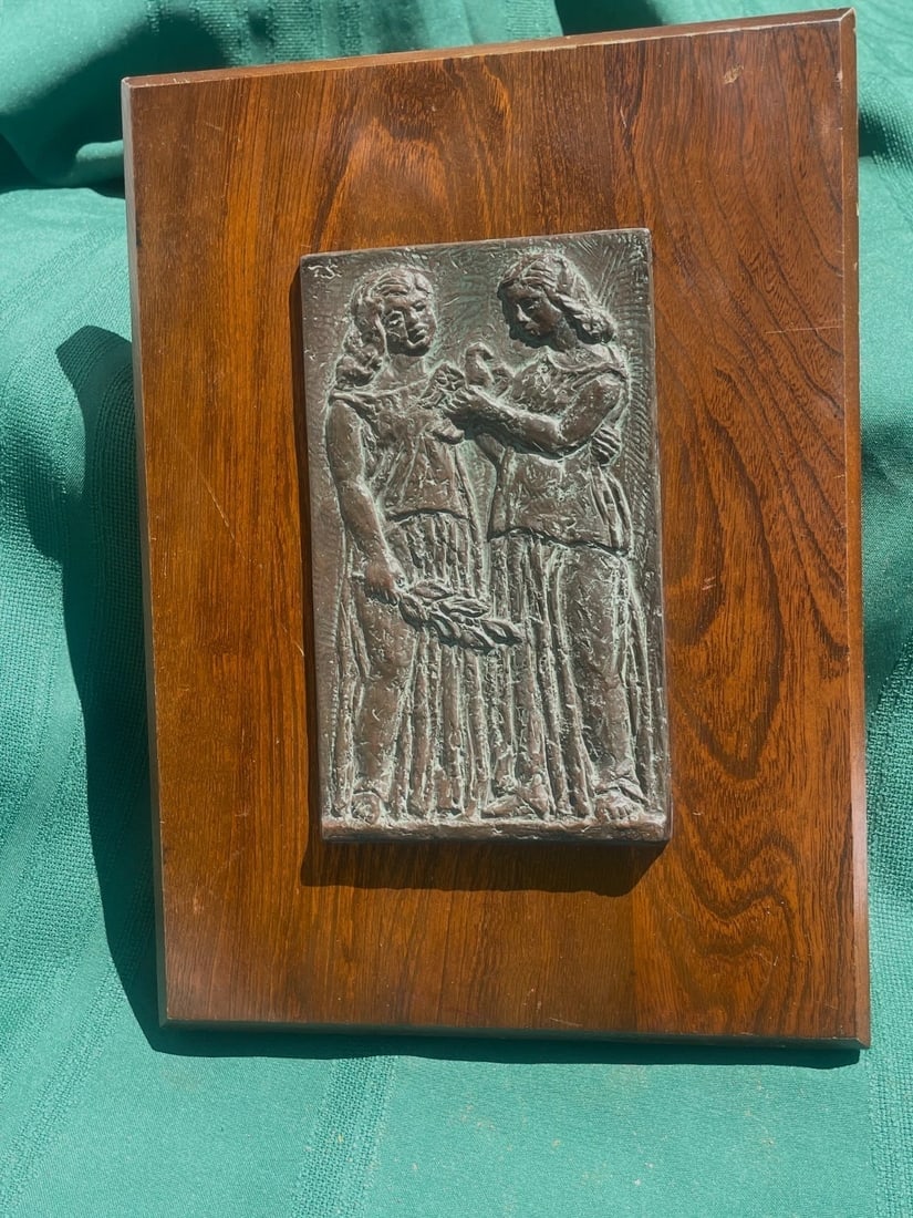 Takashi Shimizu Bronze Relief Sculpture Placque Women Holding a Bird - 2