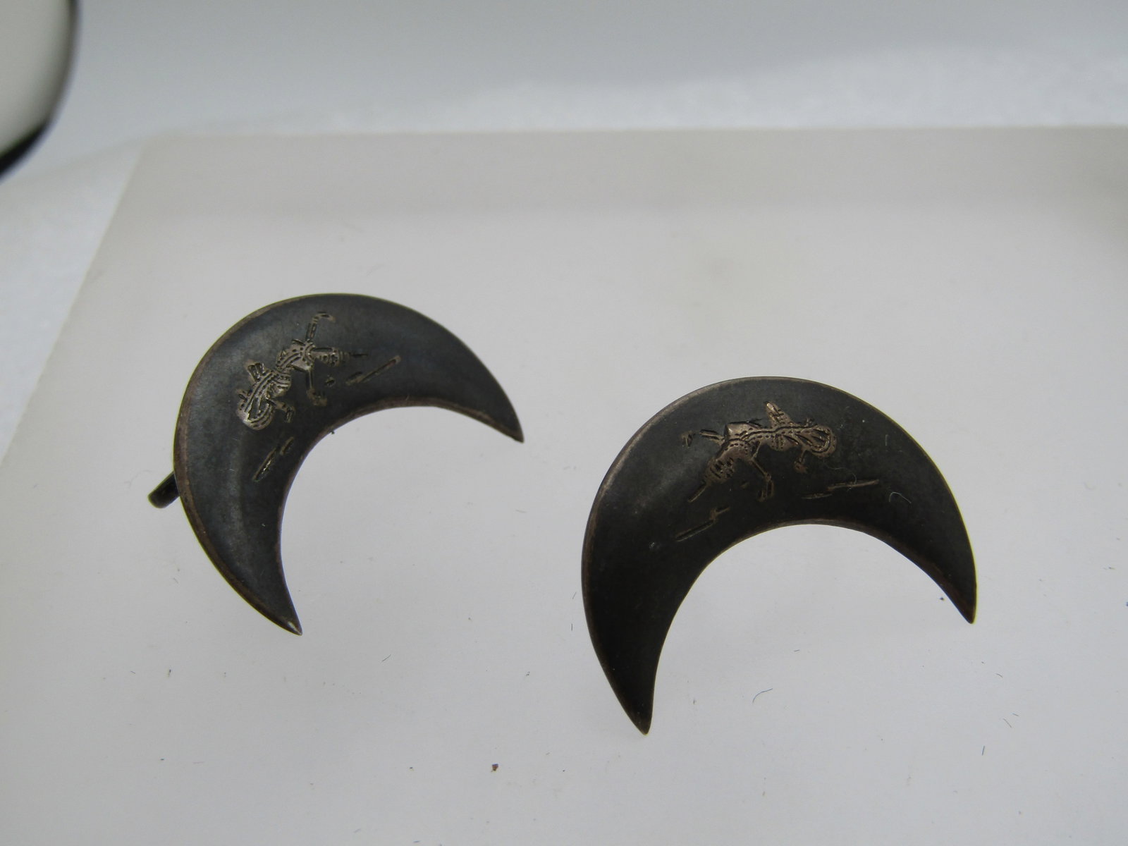 Vintage Enameled Siam Goddess Earrings, Crescent Screwbacks- Mid-Century - 2