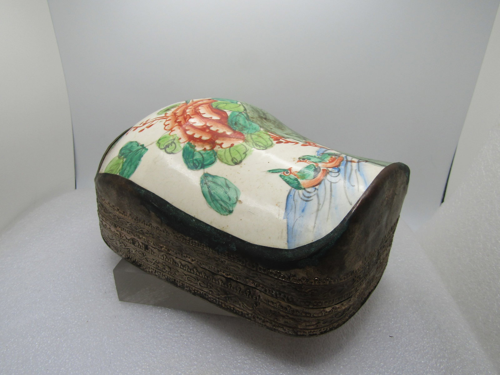 Vintage Chinese Shard Box, Birds & Flowers, 1980's or Earler 7.75", Great for Jewelry: Title: Vintage Chinese Shard Box, Birds & Flowers, 1980's or Earler 7.75", Great for Jewelry Description: Vintage Chinese Shard Box, Birds & Flowers, hold jewelry, money, trinkets. 1980's or Earler 7.