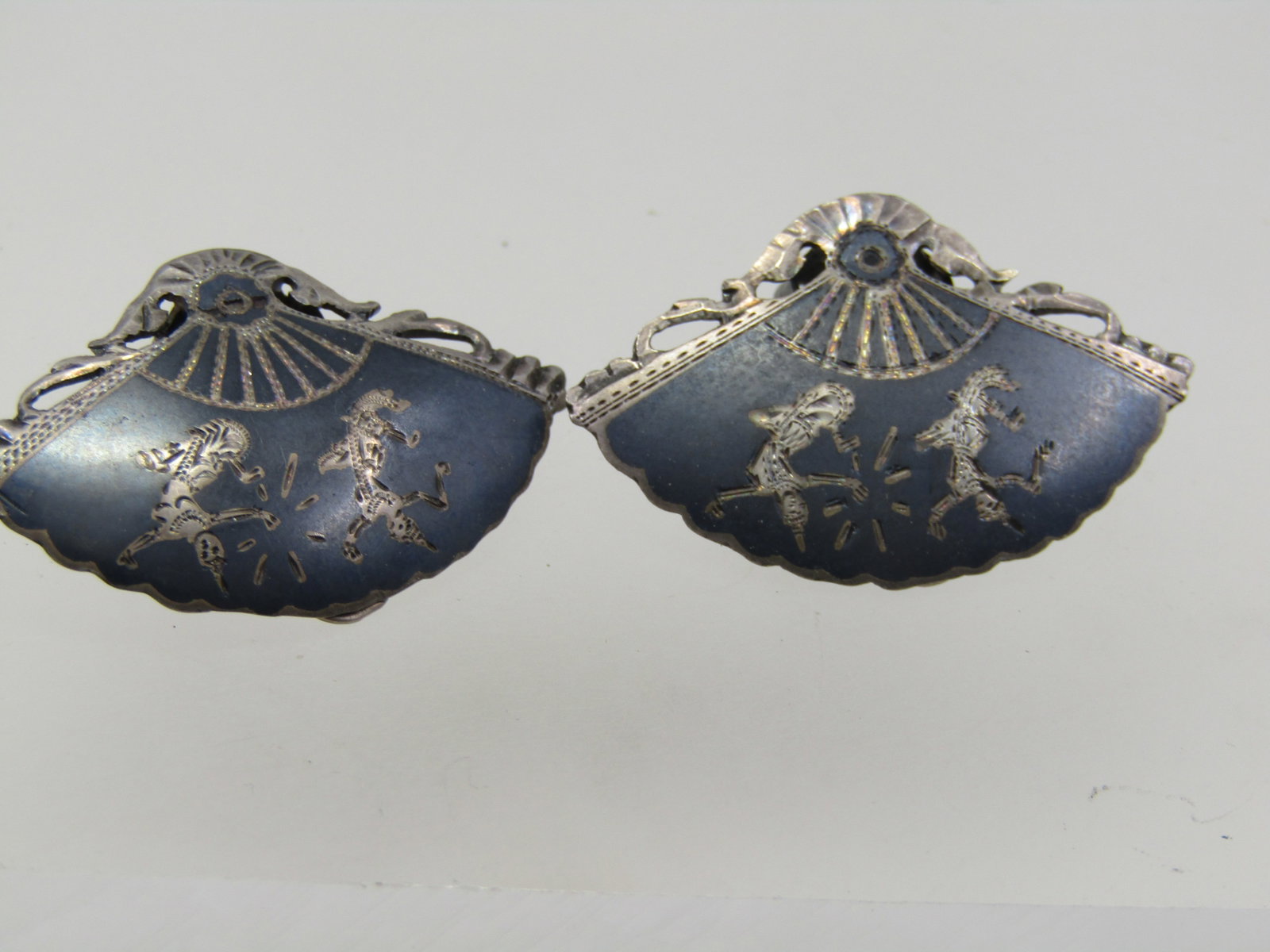 Vintage Sterling Siam Fan Earrings, Clip, 1940's-1950's: Title: Vintage Sterling Siam Fan Earrings, Clip, 1940's-1950's Description: Vintage Sterling Siam Fan Earrings, Clip, 1940's-1950's. They are marked sterling and signed Made in Siam. Weight of the ear
