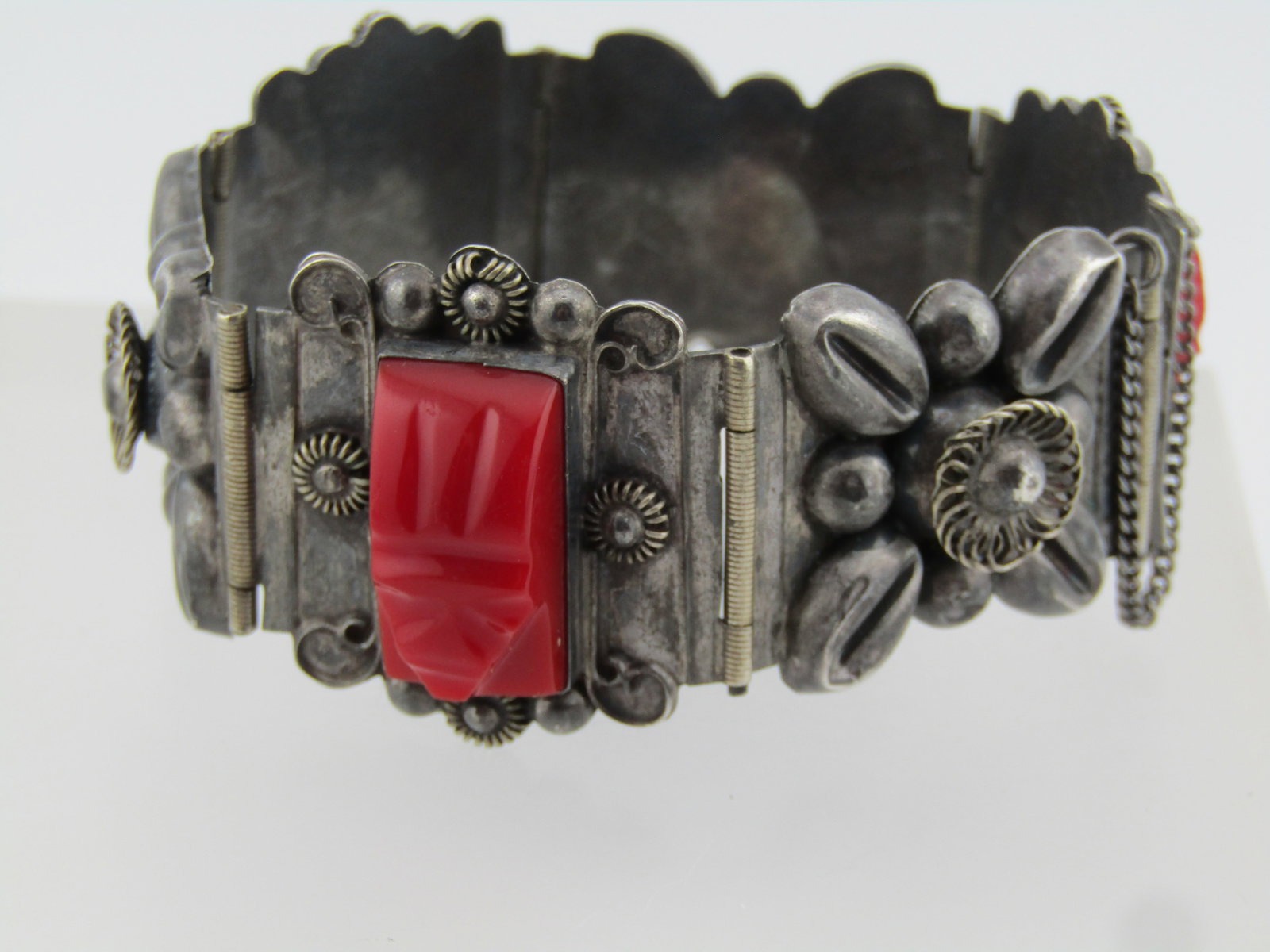 Vintage Sterling Red Carved Mask Bracelet, Mexico, 6.5", Signed CMB, 1940's-1950's: Title: Vintage Sterling Red Carved Mask Bracelet, Mexico, 6.5", Signed CMB, 1940's-1950's Description: Vintage Sterling Red Carved Mask Bracelet, Mexico, 6.5", Signed CMB, 1940's-1950's. This is marke