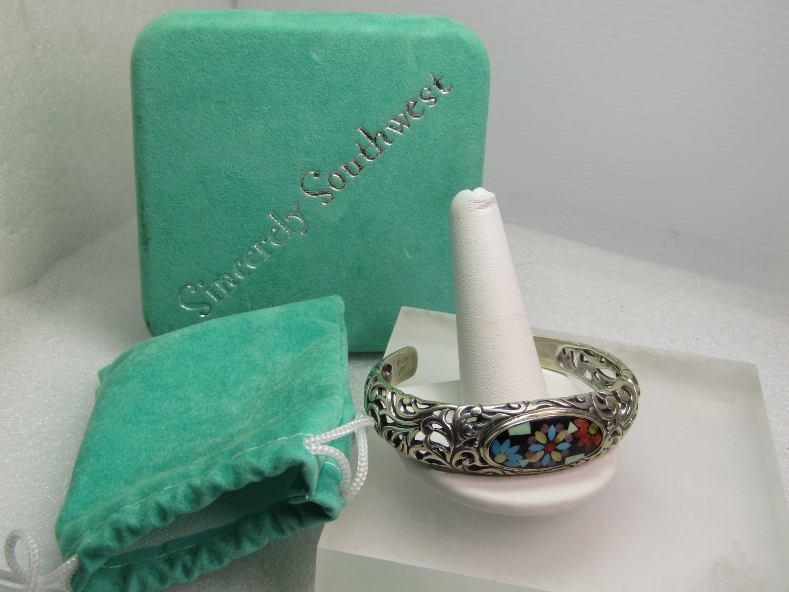 Sterling Southwestern Inlaid Turquoise Coral Floral Cuff Bracelet, Carolyn Pollack, 6.5", 2000's: Title: Sterling Southwestern Inlaid Turquoise Coral Floral Cuff Bracelet, Carolyn Pollack, 6.5", 2000's Description: Sterling Southwestern Inlaid Turquoise Coral Floral Cuff Bracelet, Carolyn Pollack,