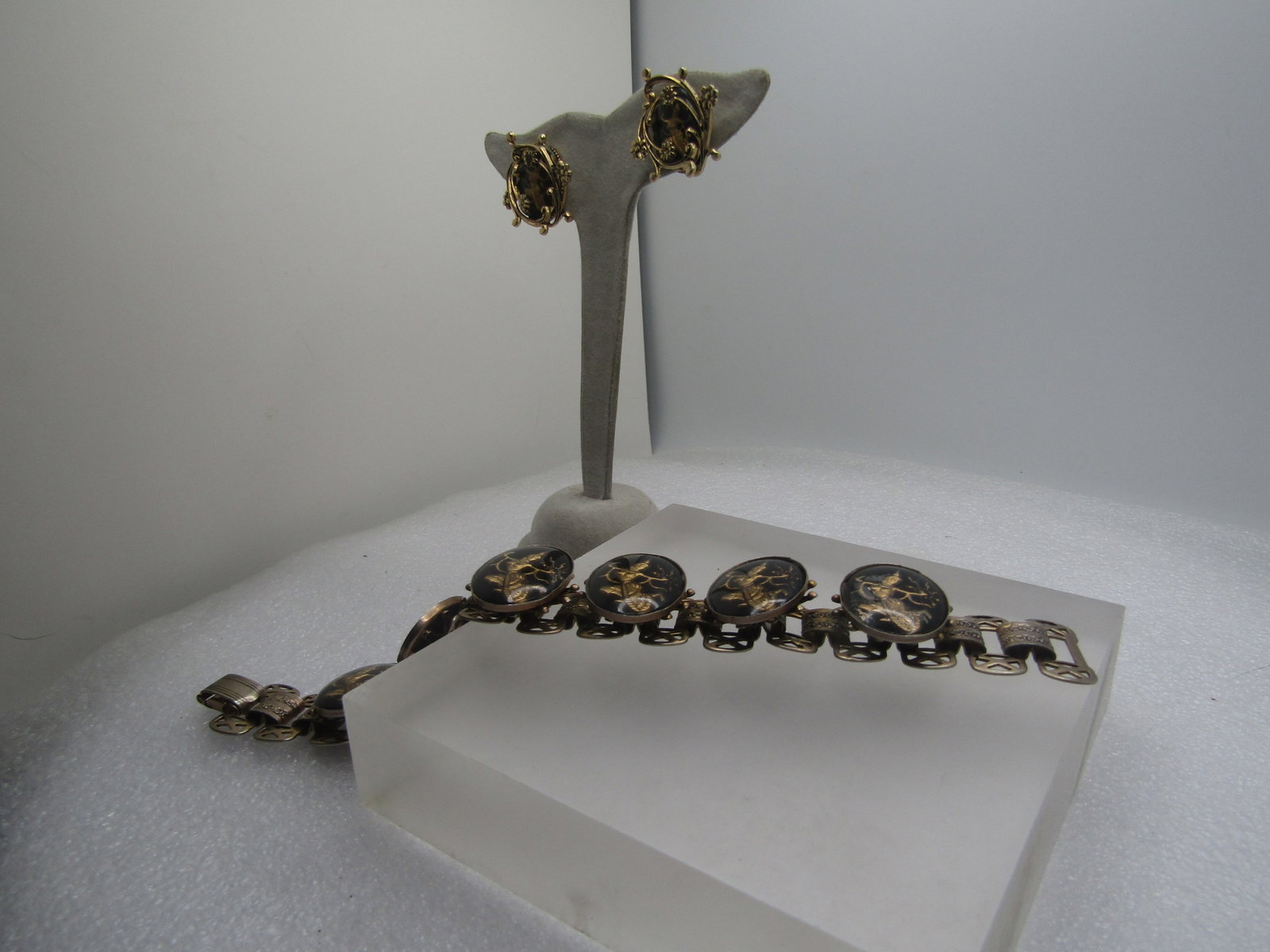 Vintage Siam Goddess Bradelet & Earrings Screwback, 7.5", 1950's, Book Link/Panel - 6