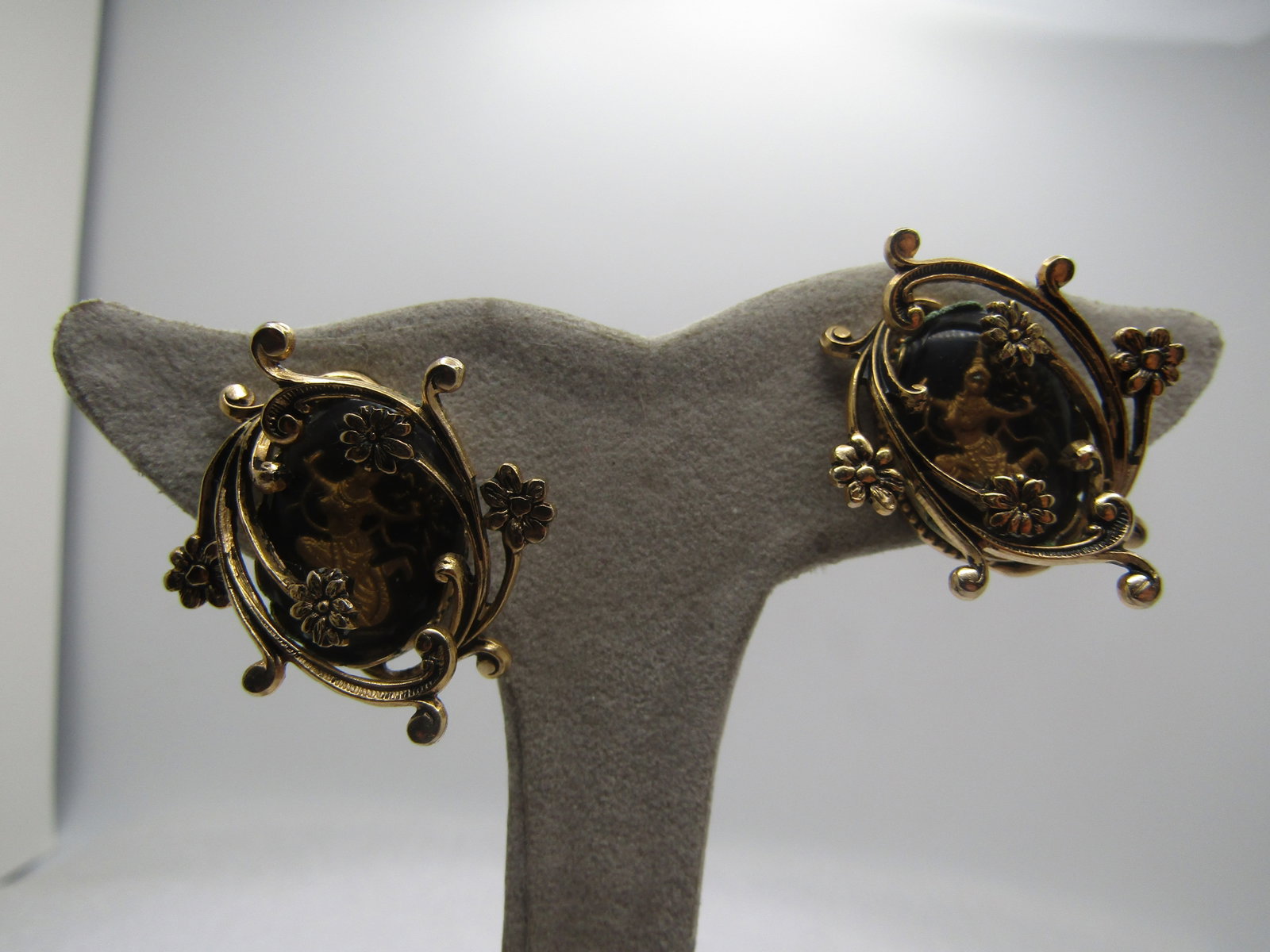 Vintage Siam Goddess Bradelet & Earrings Screwback, 7.5", 1950's, Book Link/Panel - 8