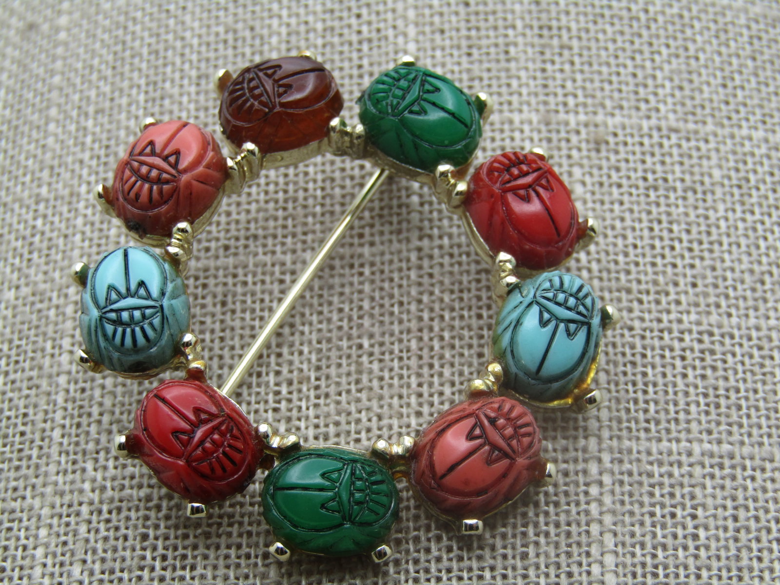 Vintage Simulated Egyptian Scarab Circle Brooch, 1960's-1970's - 3