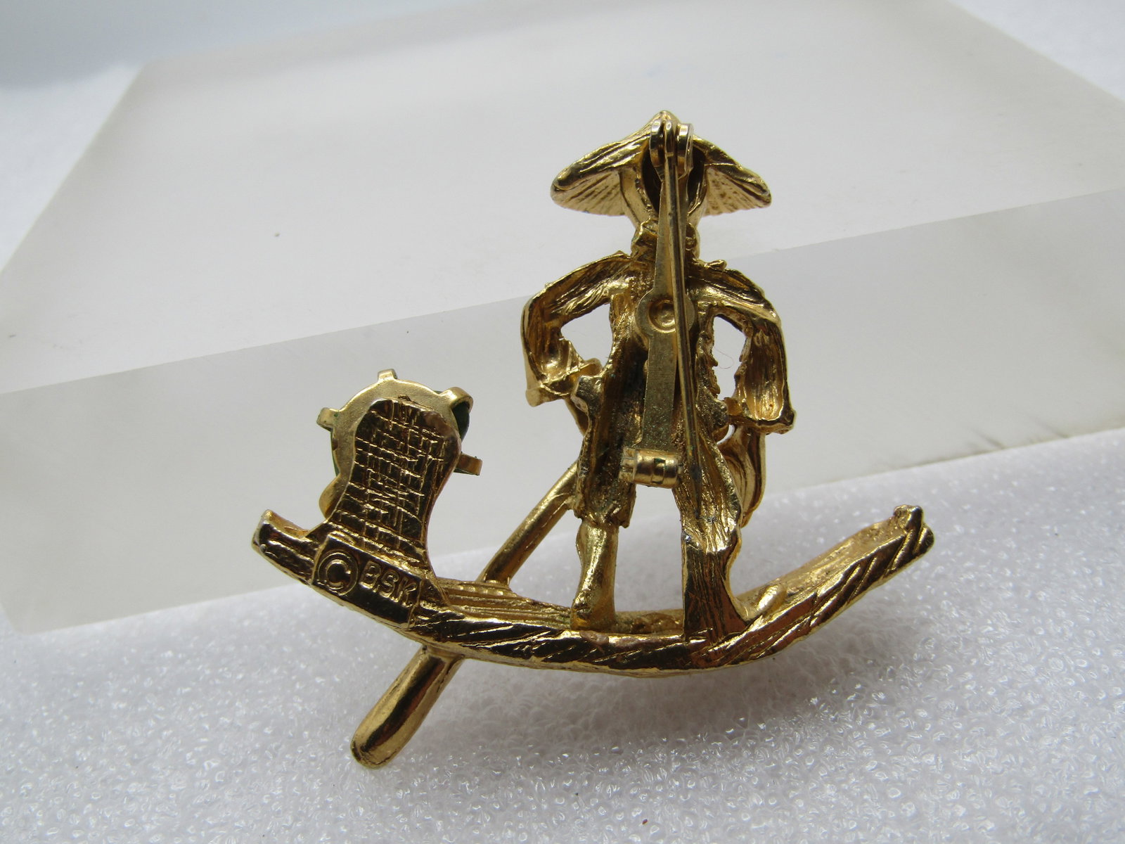 Vintage Chinese Paddle Boat Brooch, With Man, Green Stone, Signed BSK, 1960's - 6