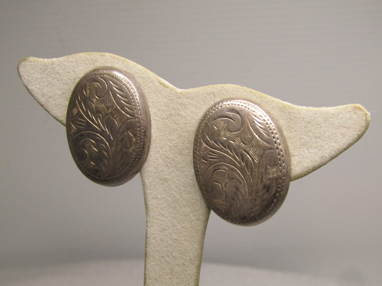 Vintage Sterling Engraved Clip Earrings, Ovals, Signed FC, 1960's, Southwestern Vibe - 3