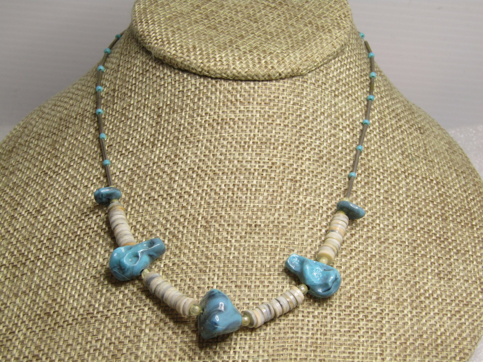 Vintage Faux Southwestern Turquoise Puka Necklace, 16", 1970's - 4