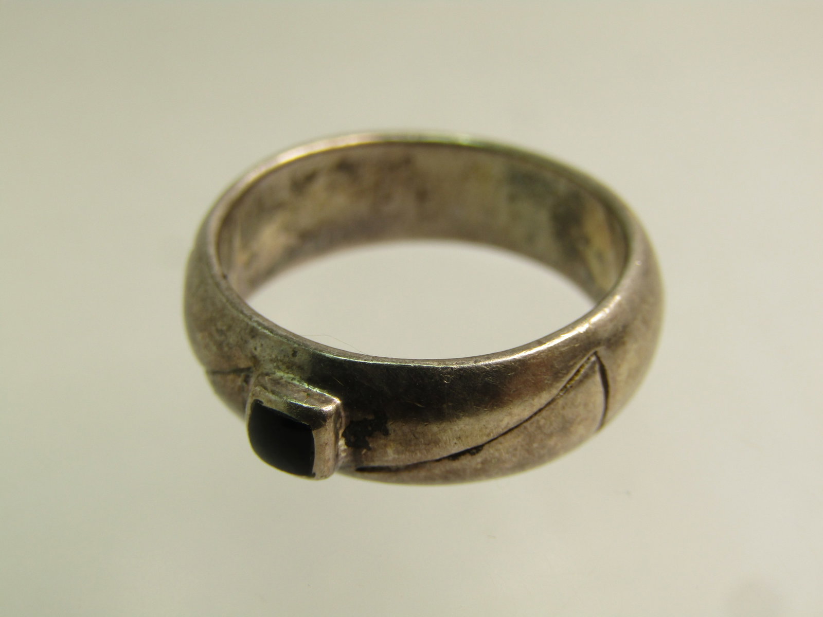Vintage Sterling Onyx Wide Band Ring, Sz. 6, Southwestern Vibe, 1970's-1980's - 5