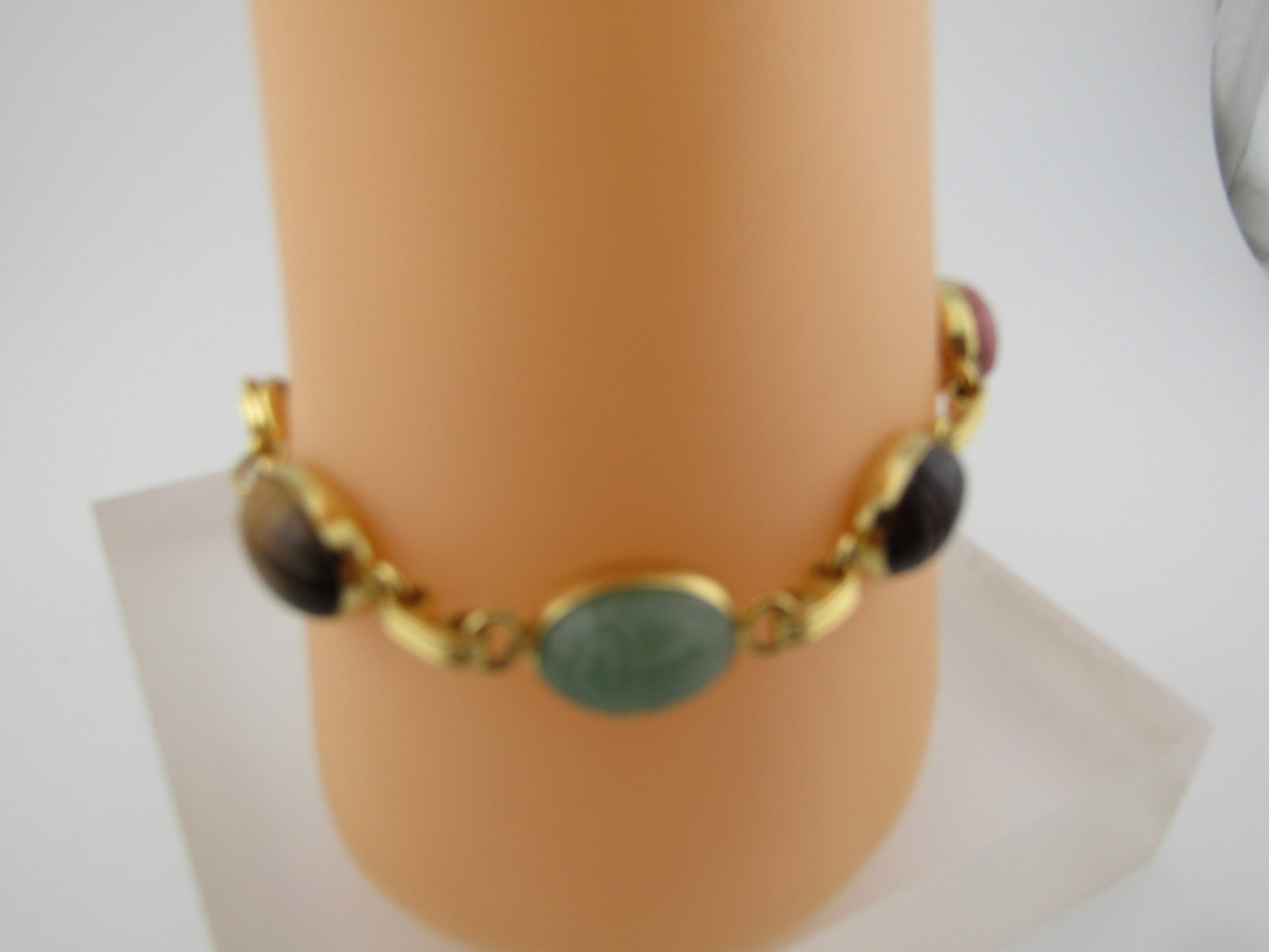 Vintage Gold Tone Scarab Bracelet, 8", 1980's. Egyptian Themed, - 5