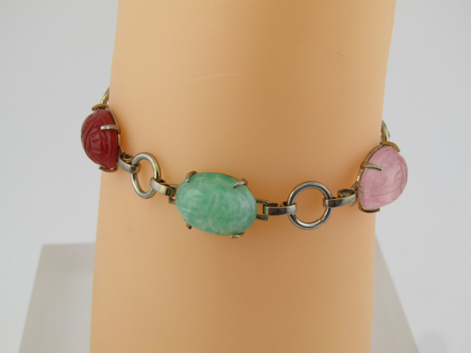 Vintage Glass Scarab Bracelet with Safety Chain, 7.5", 1960's. Egyptian Themed. (1 of 4)