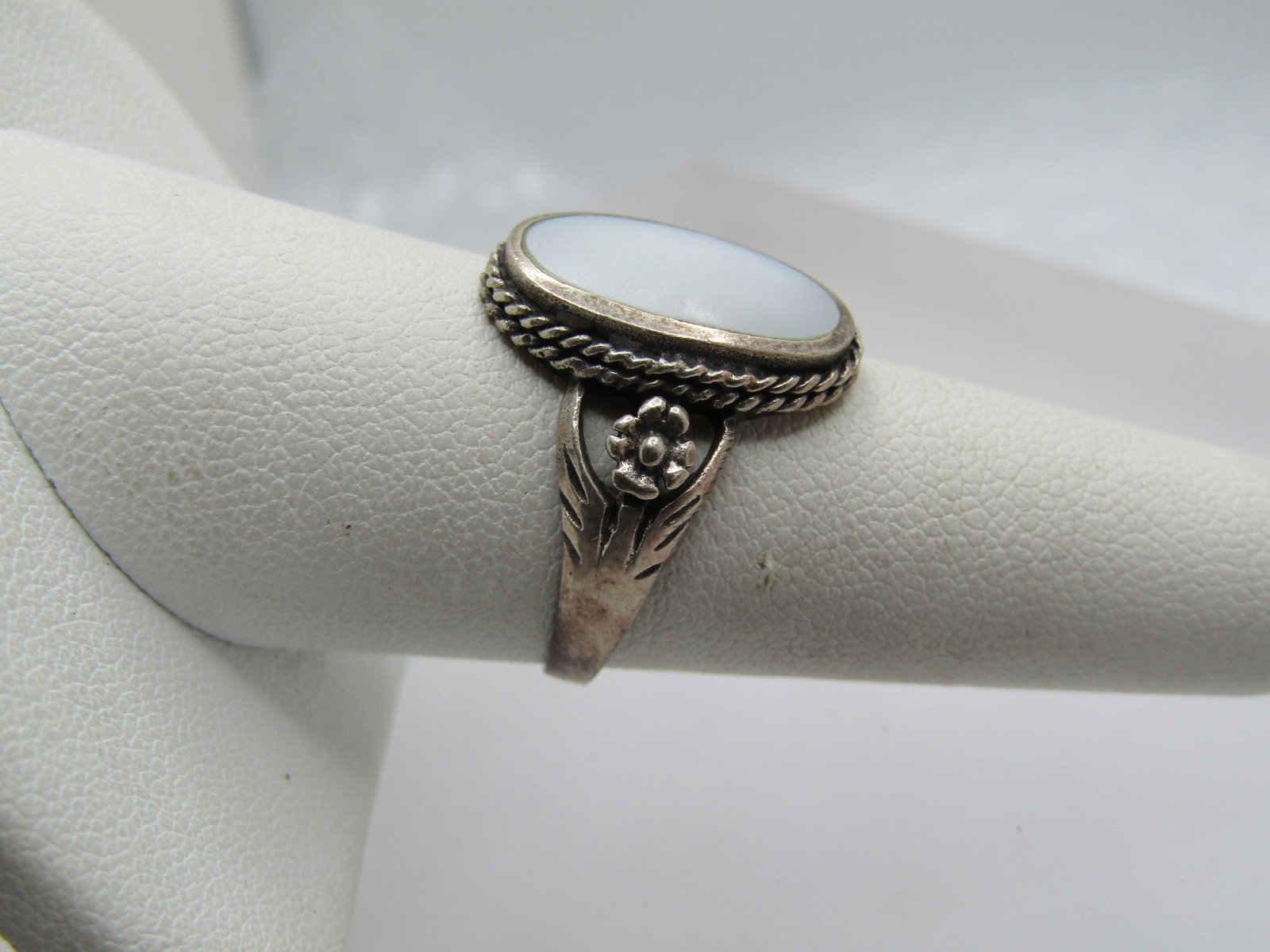 Vintage Southwestern Sterling Mother-of-Pearl Ring, Sz. 8.25 - 2