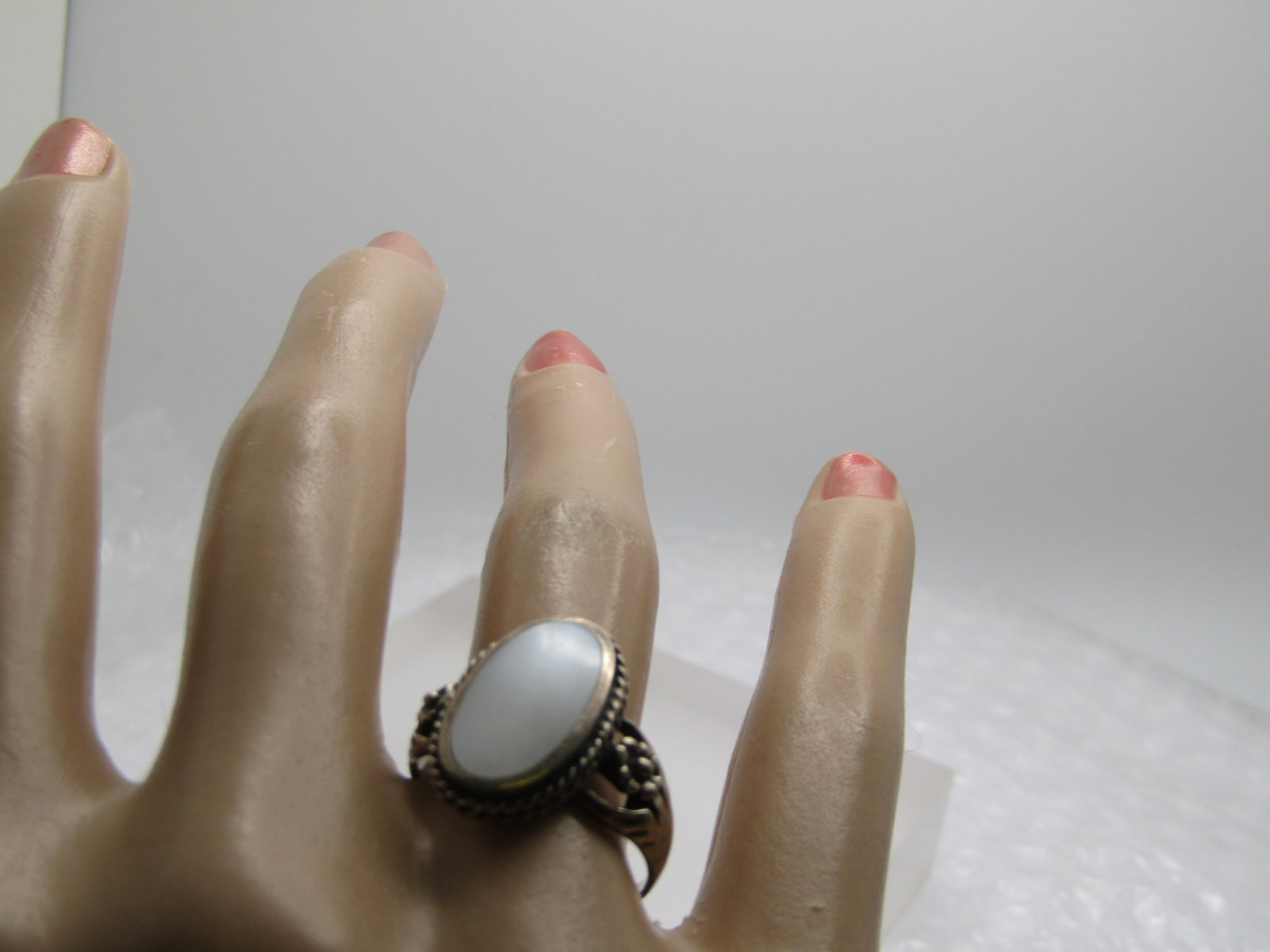 Vintage Southwestern Sterling Mother-of-Pearl Ring, Sz. 8.25 - 7