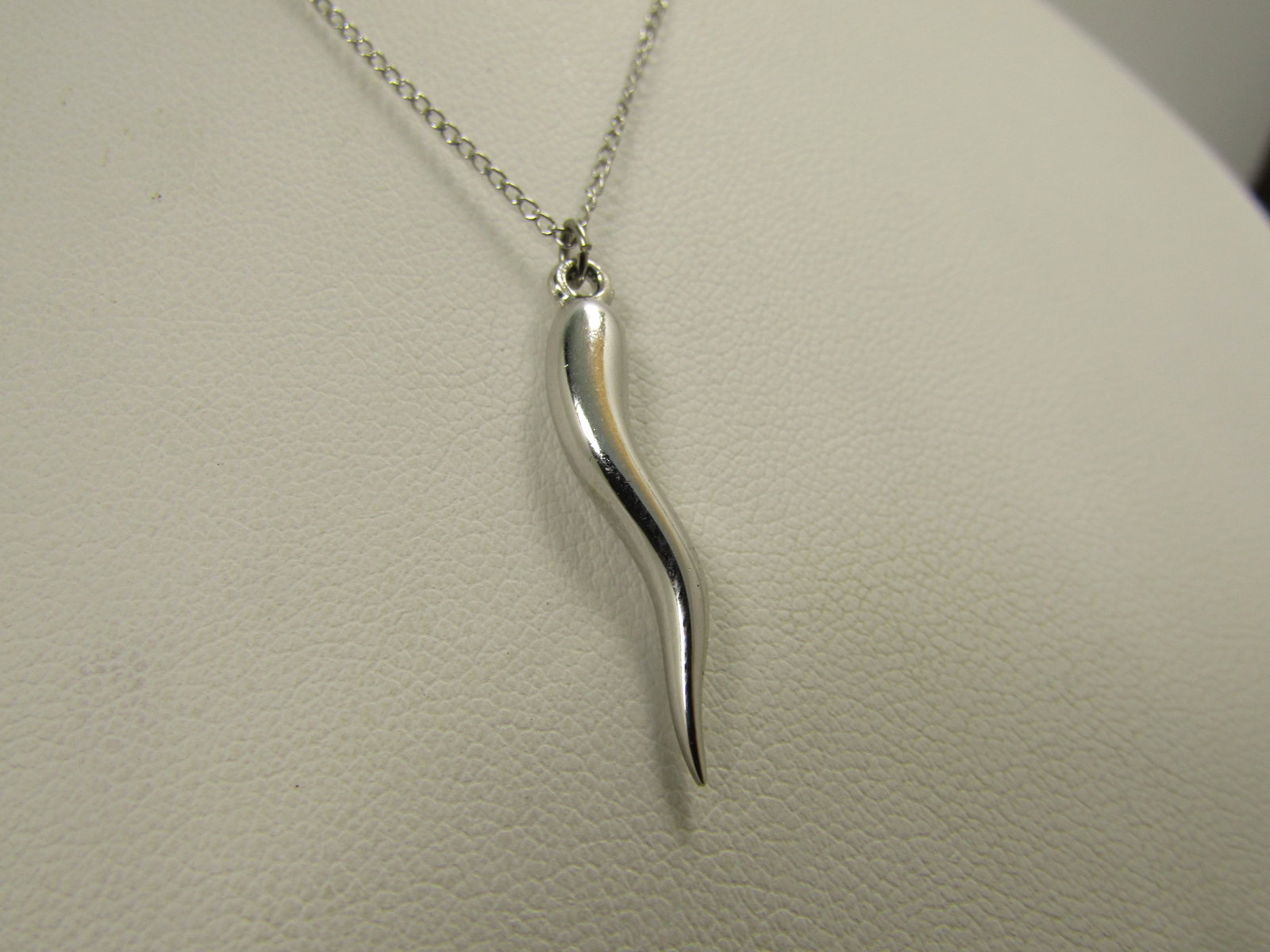 Vintage Sterling Italian Horn Necklace, 18", Unisex. 1980's-1990's - 4