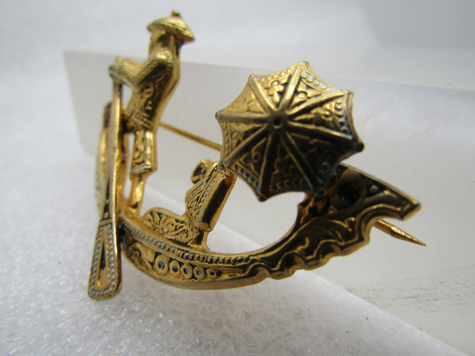 Vintage Damascene Chinese Gondola Brooch, Driver & Passenger, 1960's, Spain - 2