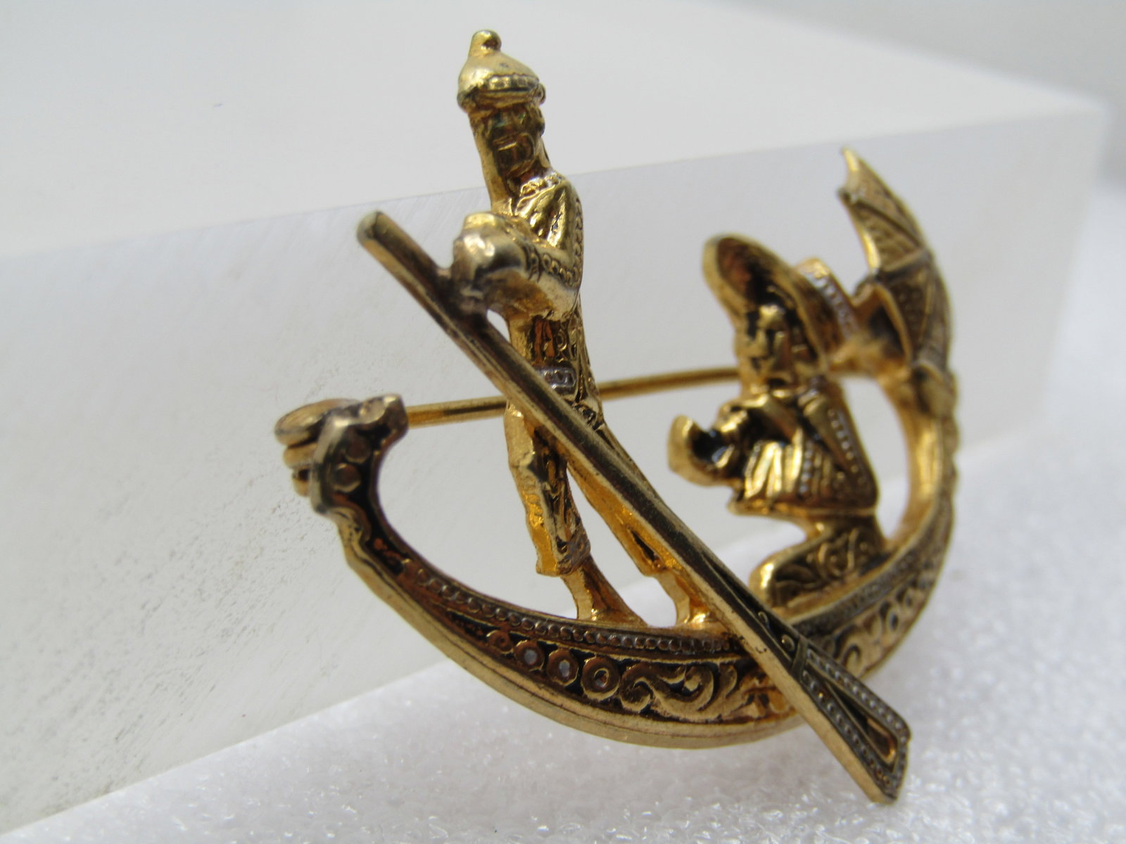Vintage Damascene Chinese Gondola Brooch, Driver & Passenger, 1960's, Spain - 3