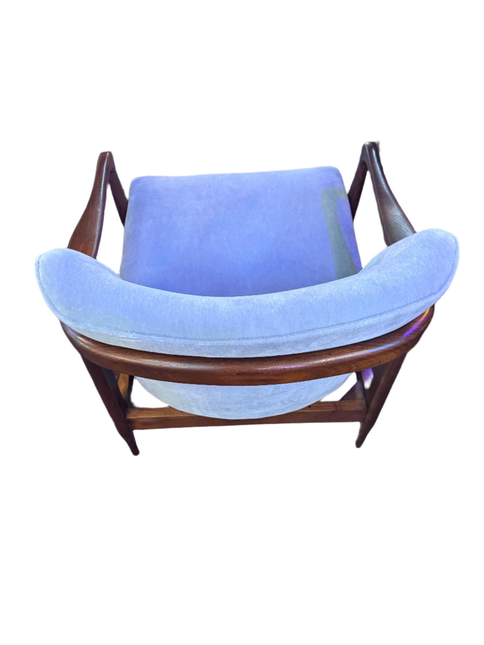 MCM Sculptural Accent Chair Newly Reupholstered - 4