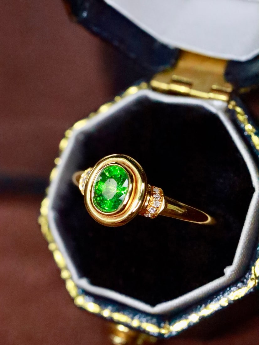18K Gold Tsavorite Ring - 6